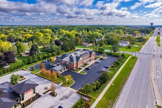 18200 W Capitol Dr, Brookfield, WI - Vue aérienne  vue de carte - Image1