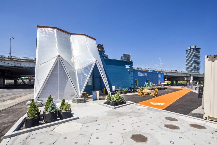 307 Lake Shore Blvd E, Toronto, ON à louer - Photo de l’immeuble – Image 2 sur 2