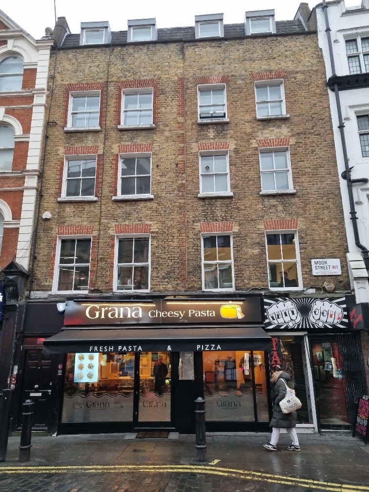 10-11 Moor St, Londres à louer Photo de l’immeuble– Image 1 sur 3