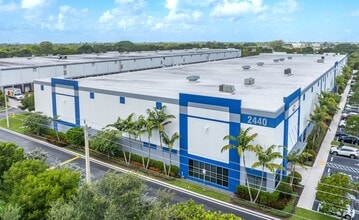 2290-2398 NW 119th St, Miami, FL à louer Photo de l’immeuble– Image 1 sur 6