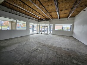 920-1030 Trowbridge Rd, East Lansing, MI à louer Photo de la construction– Image 2 sur 5