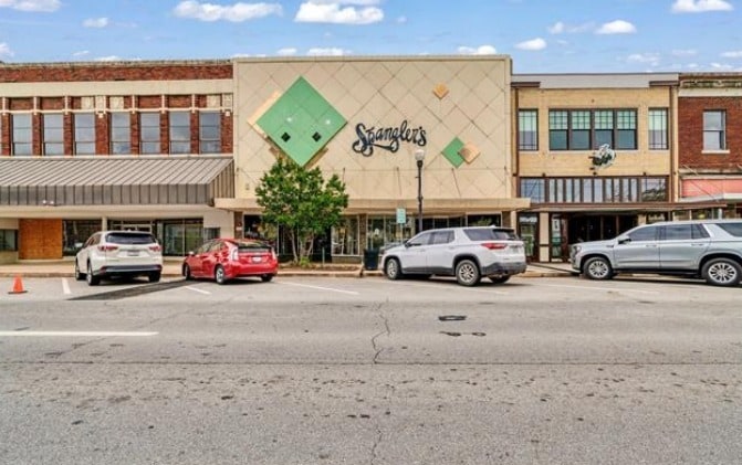 20 North Plz, Paris, TX à vendre Photo principale– Image 1 sur 27