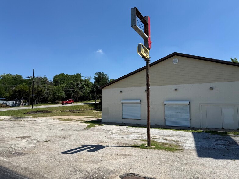 1822 Jacksboro Hwy, Fort Worth, TX à louer - Photo de l’immeuble – Image 2 sur 2