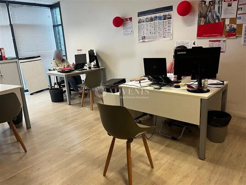 Bureau dans Saint-Cyr-sur-Loire à louer - Photo de l’immeuble – Image 3 sur 7