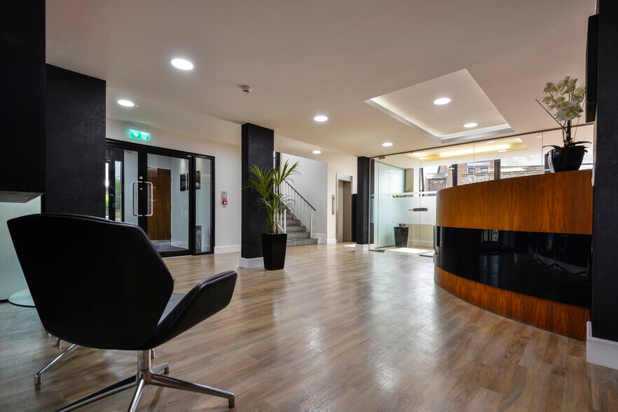 Beech Ln, Wilmslow à louer - Photo de l’immeuble – Image 3 sur 11