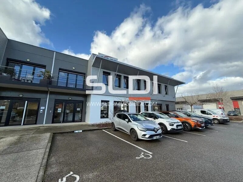 Local d’activités dans Saint-Priest à louer Photo de l’immeuble– Image 1 sur 9