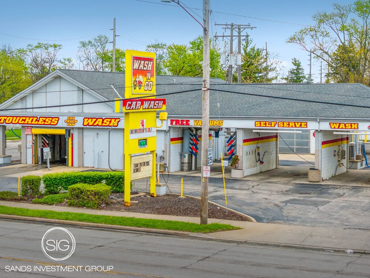 5183 Northfield Rd, Bedford Heights, OH à vendre Photo de l’immeuble– Image 1 sur 6