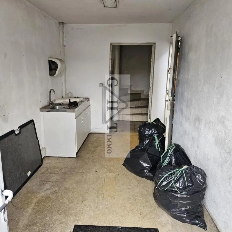 Industriel/Logistique dans Pontault-Combault à vendre Photo intérieure– Image 1 sur 9