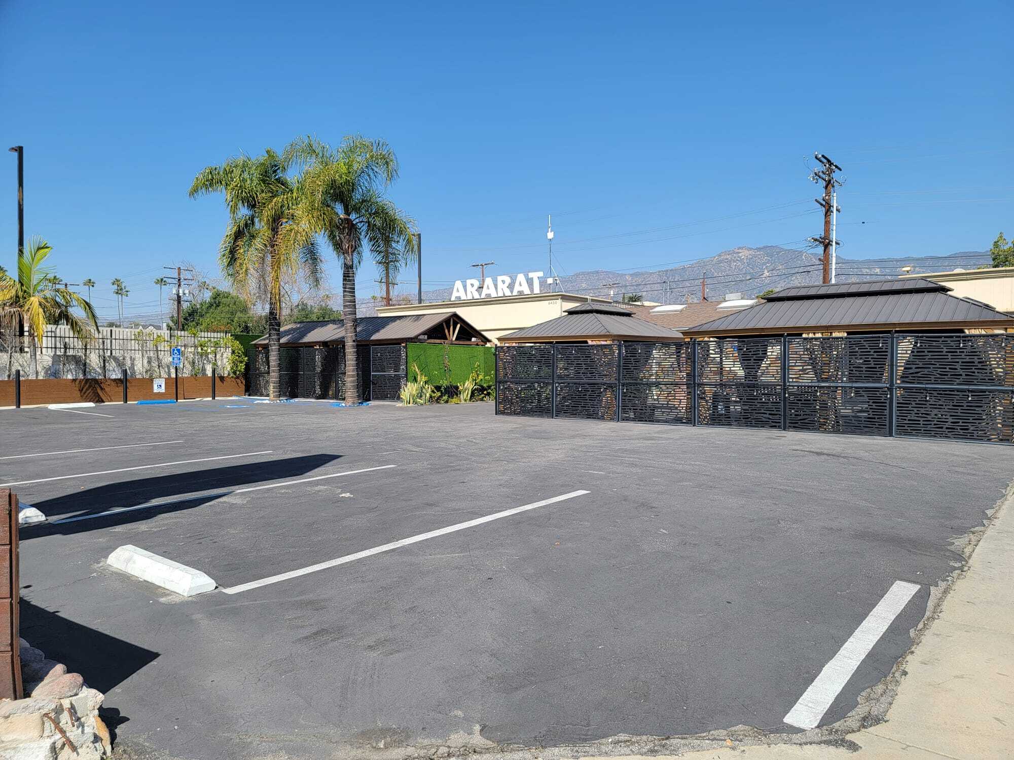6430 San Fernando Blvd Glendale CA 91201 portefeuille de 2 biens à vendre sur LoopNet.fr Photo principale– Image 1 sur 10