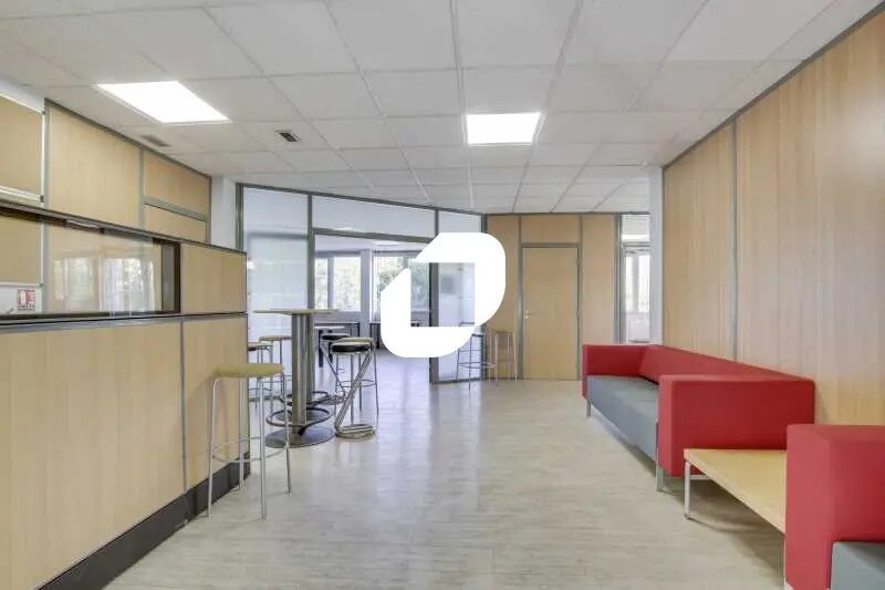 1 Rue Francois Geoffre, Montigny-le-Bretonneux à vendre - Photo de l’immeuble – Image 1 sur 8