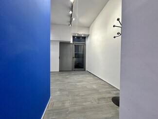 Plus de détails pour Local commercial à louer