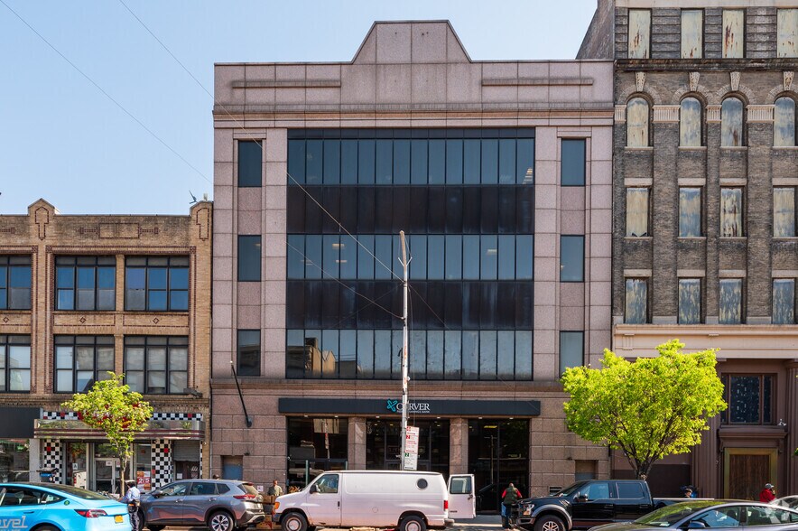 75 W 125th St, New York, NY à louer - Photo de l’immeuble – Image 3 sur 5