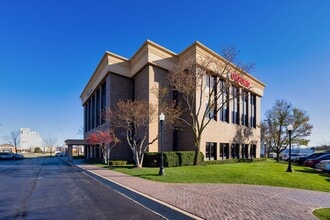 555 E Butterfield Rd, Lombard, IL à louer Photo intérieure– Image 2 sur 4