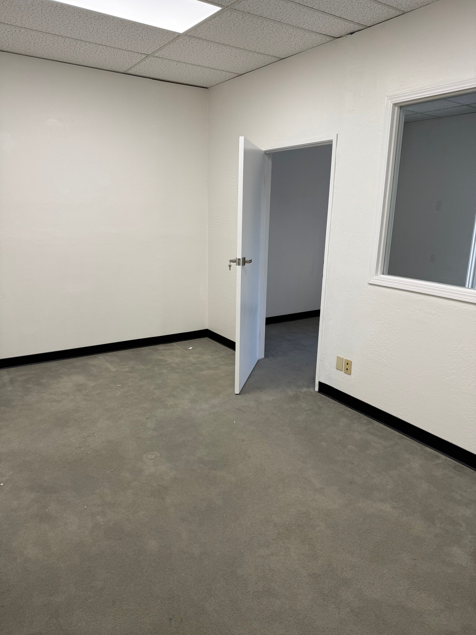 1475 N Broadway, Walnut Creek, CA à louer Photo intérieure– Image 1 sur 3