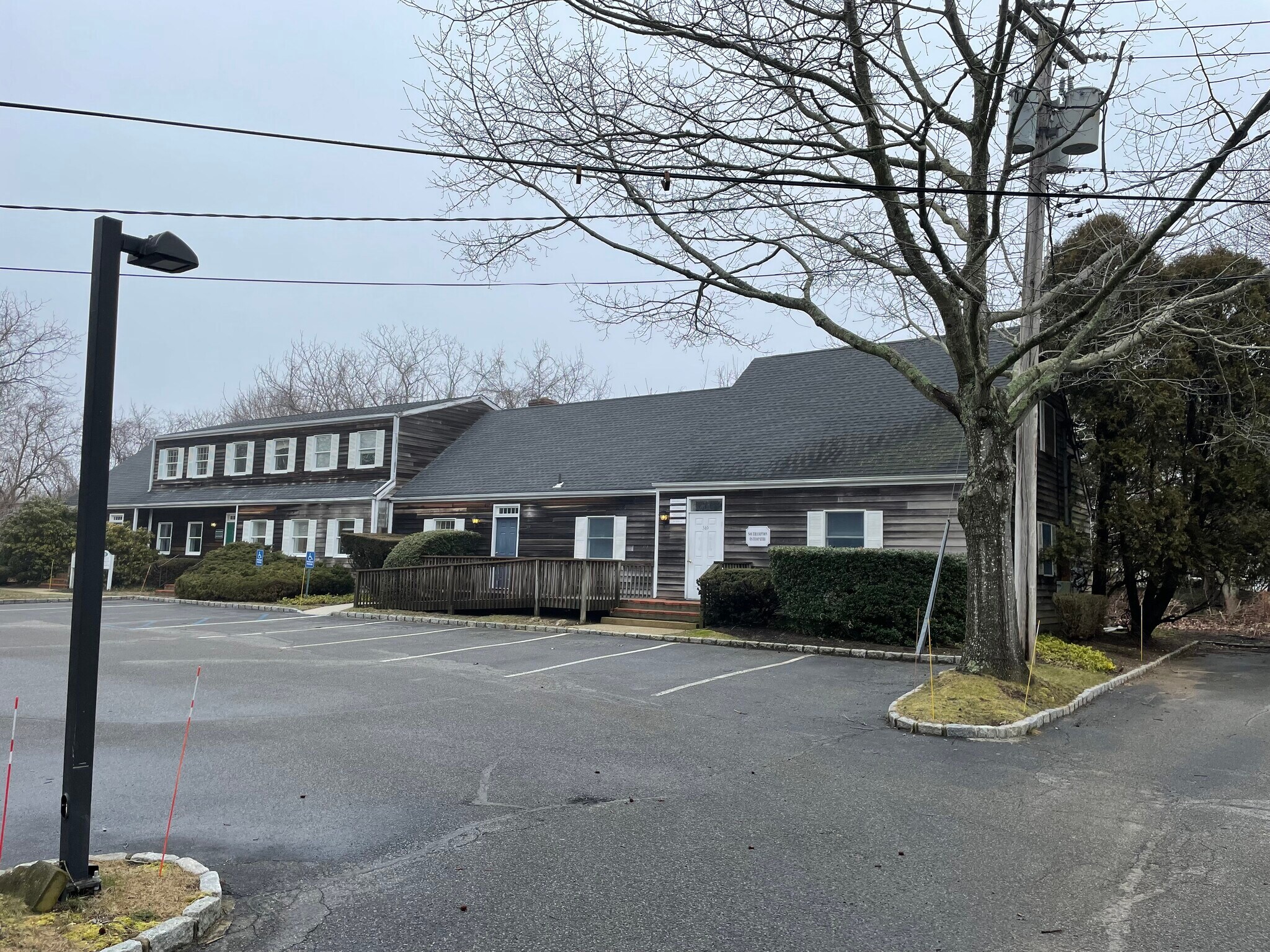 349 Meeting House Ln, Southampton, NY à louer Photo principale– Image 1 sur 17