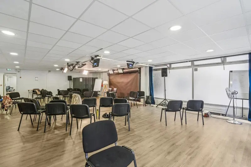 Bureau dans Paris à vendre - Photo de l’immeuble – Image 2 sur 14