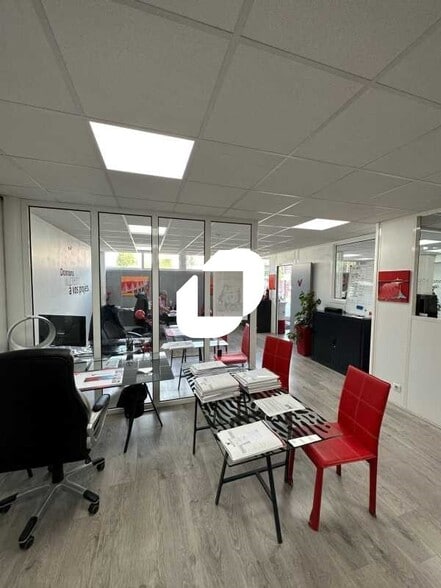 Bureau dans Maule à vendre - Photo intérieure – Image 2 sur 5