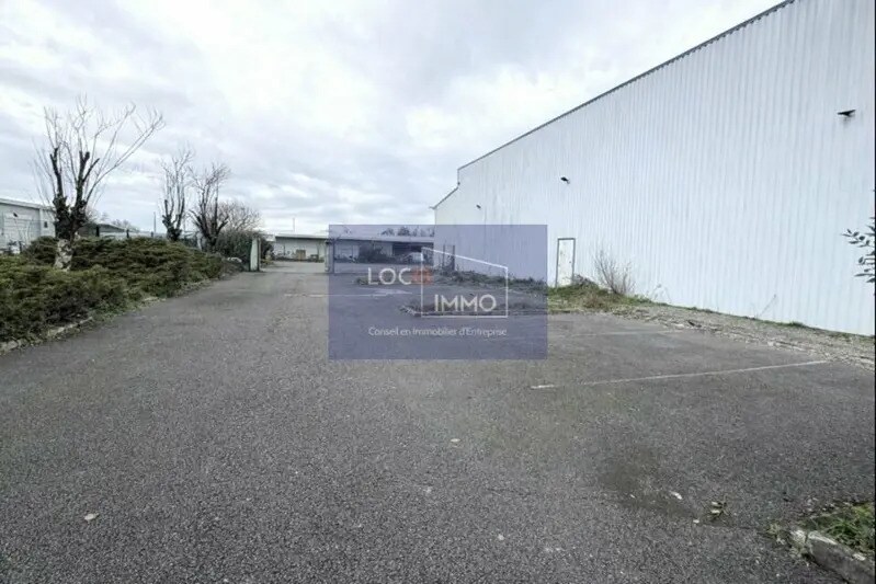 Industriel/Logistique dans Le Haillan à louer - Photo de l’immeuble – Image 3 sur 11
