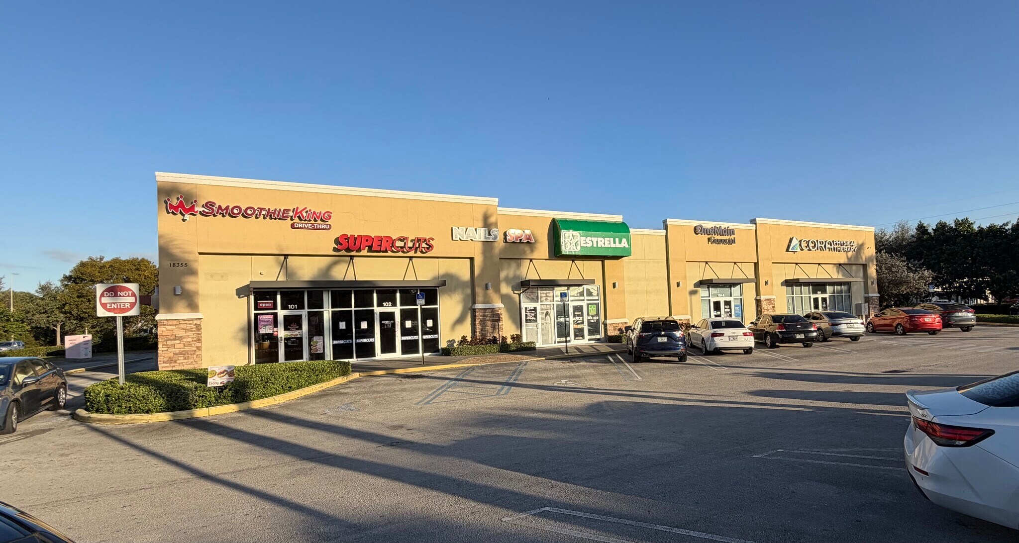 18355 NW 57th Ave, Miami Gardens, FL à louer Photo principale– Image 1 sur 9