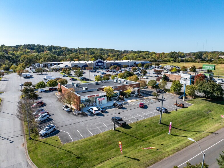 3010 Mall Rd South, Knoxville, TN à vendre - Photo de l’immeuble – Image 2 sur 9
