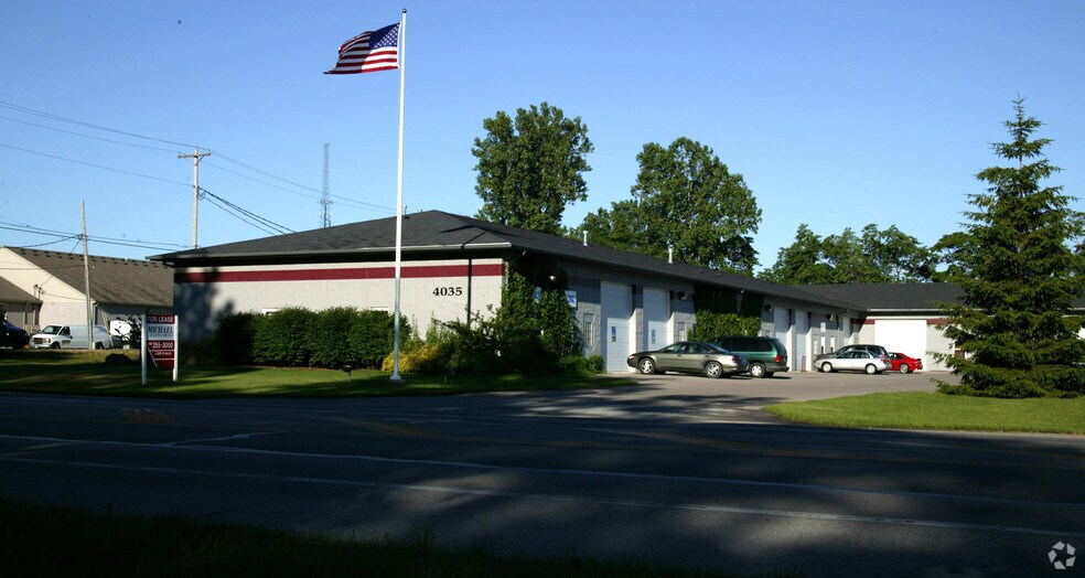 4035 N King Rd, Sylvania, OH à louer - Photo de l’immeuble – Image 2 sur 6