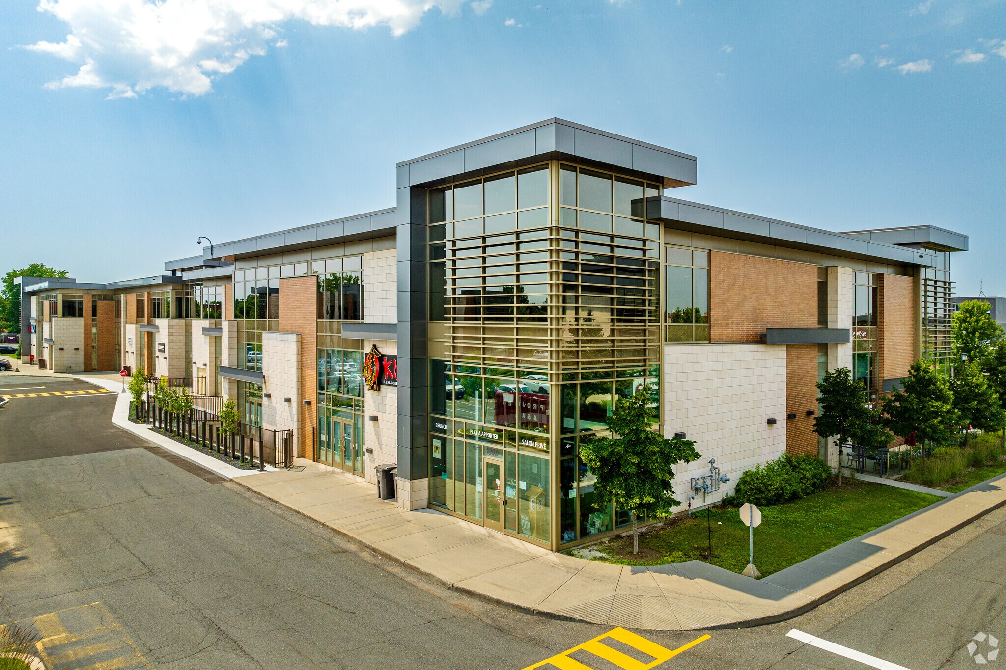 500 Rue D'avaugour, Boucherville, QC à louer Photo de l’immeuble– Image 1 sur 7