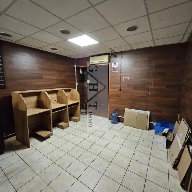 Plus de détails pour Local commercial à vendre