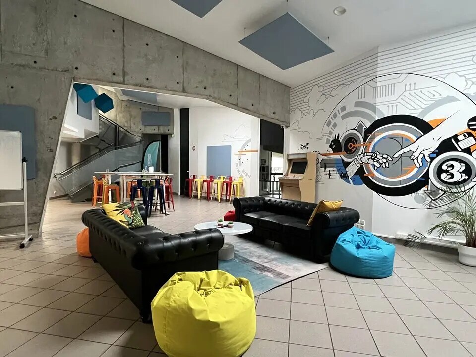 Bureau dans Hérouville-Saint-Clair à vendre Photo intérieure– Image 1 sur 13