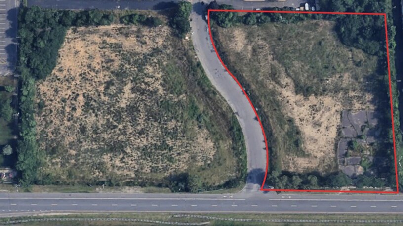 Veterans Memorial Hwy, Holbrook, NY à vendre - Photo de l’immeuble – Image 2 sur 3