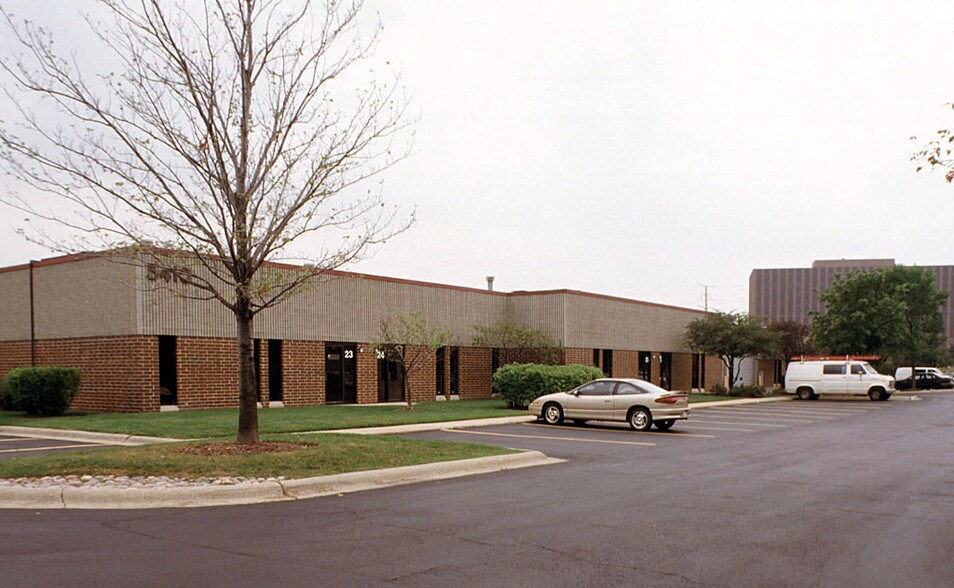 5400 Newport Dr, Rolling Meadows, IL à louer - Photo de l’immeuble – Image 2 sur 7