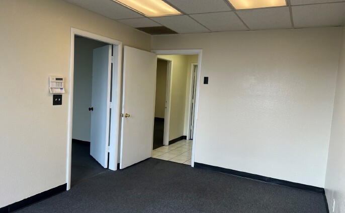 170 Vander St, Corona, CA à louer Photo intérieure– Image 1 sur 5