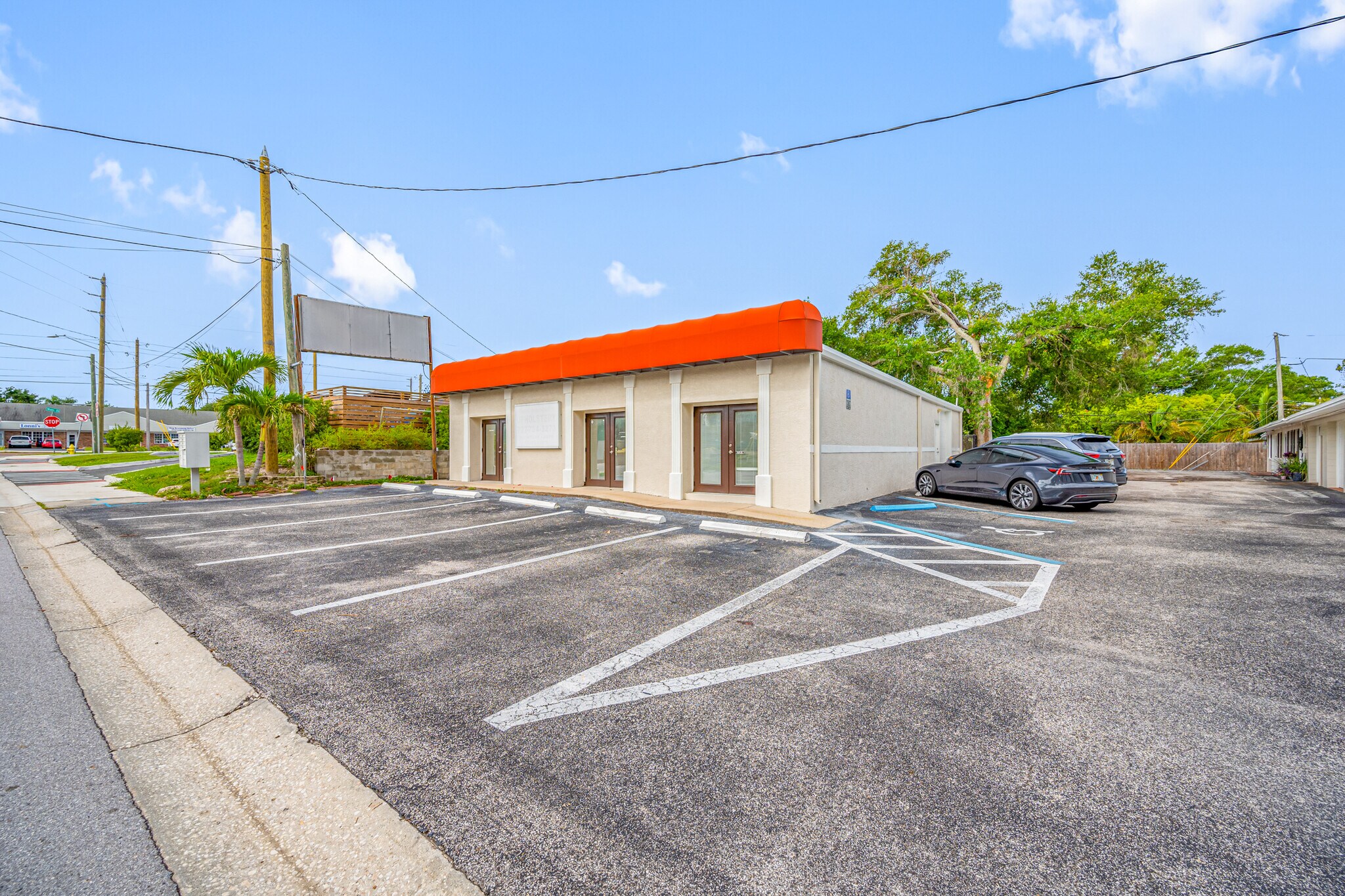 1230 Lady Marion Ln, Dunedin, FL à louer Photo de l’immeuble– Image 1 sur 14