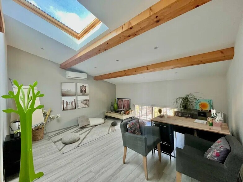 Bureau dans Grasse à louer - Photo de l’immeuble – Image 3 sur 4