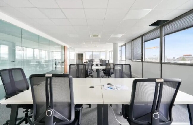 Plus de détails pour 13 Avenue Morane Saulnier, Vélizy-Villacoublay - Bureau à louer