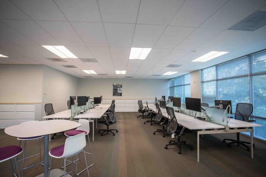 3850 Quadrangle Blvd, Orlando, FL à louer - Photo de l’immeuble – Image 2 sur 11