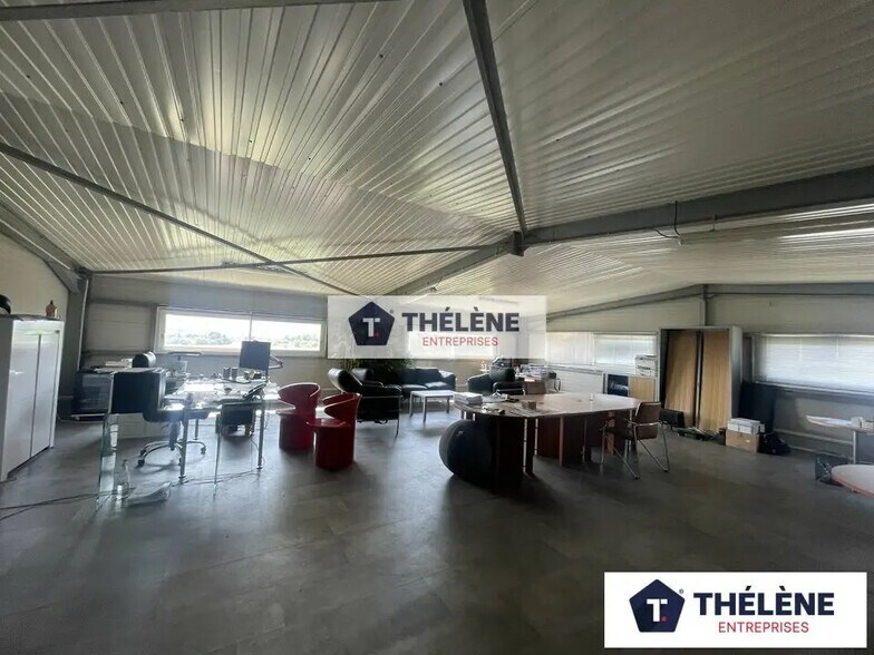Local d’activités dans Cournonsec à louer - Photo intérieure – Image 2 sur 5