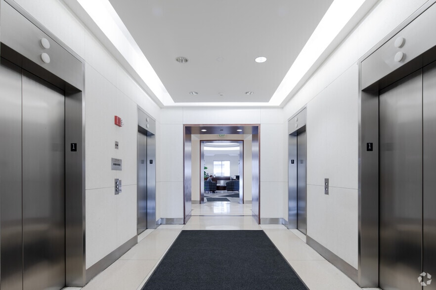 7604 Technology Way, Denver, CO à louer - Hall d’entrée – Image 2 sur 16