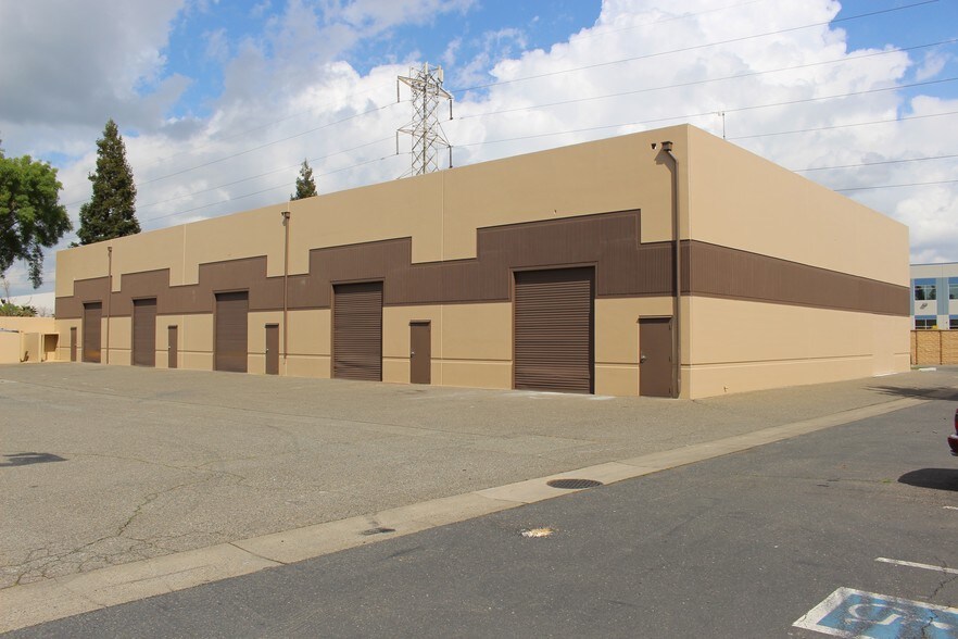1820 Diesel Dr, Sacramento, CA à louer - Photo principale – Image 1 sur 9