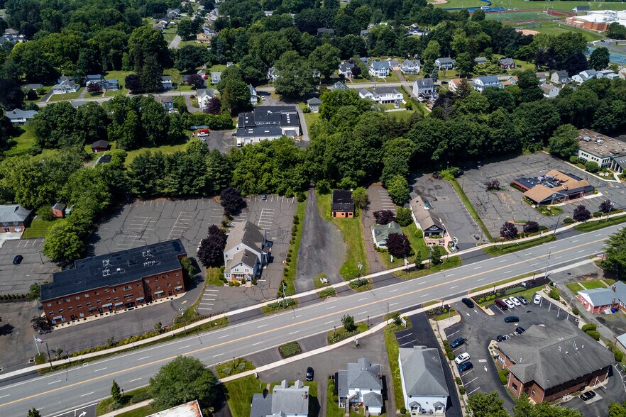 2245 Silas Deane Hwy, Rocky Hill, CT à vendre - Photo de l’immeuble – Image 3 sur 18