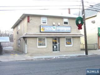 209 Washington Ave, Little Ferry, NJ à louer - Photo principale – Image 2 sur 2