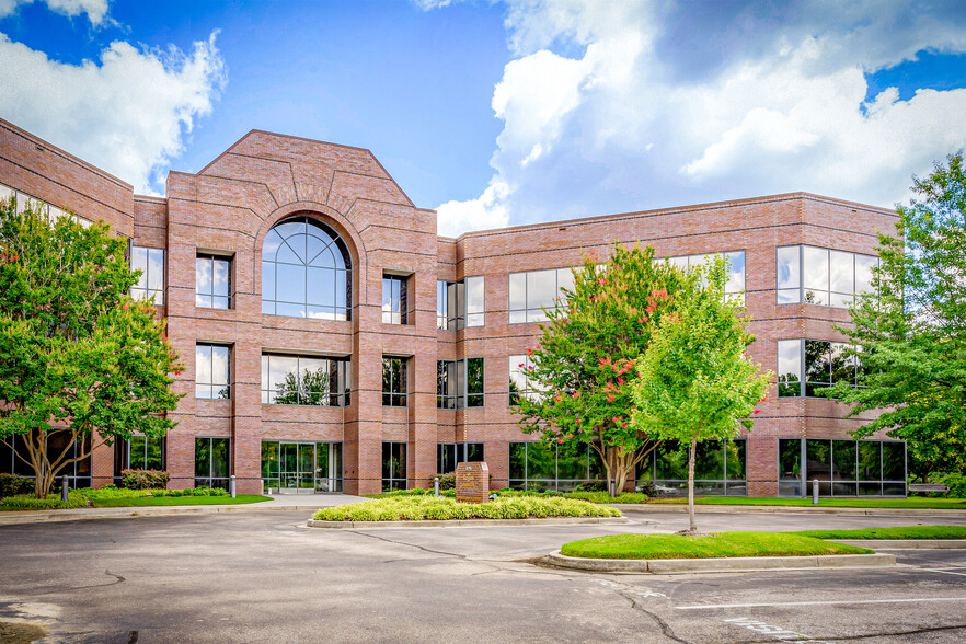 8275 Tournament Dr, Memphis, TN à louer - Photo de l’immeuble – Image 1 sur 14