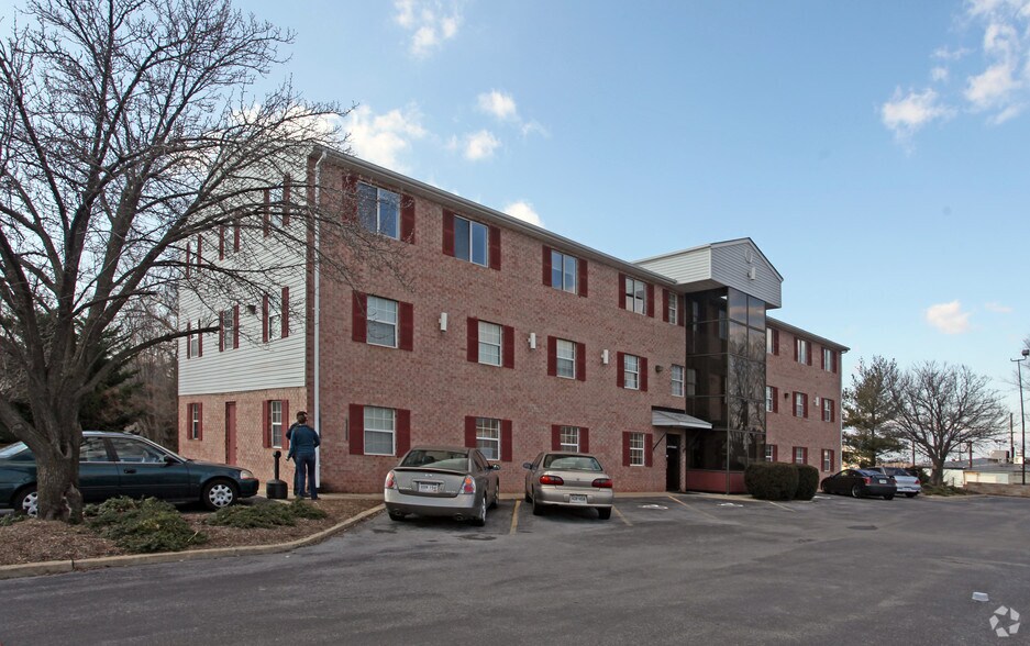 31 Willow Spring Dr, Charles Town, WV à louer - Photo principale – Image 1 sur 2