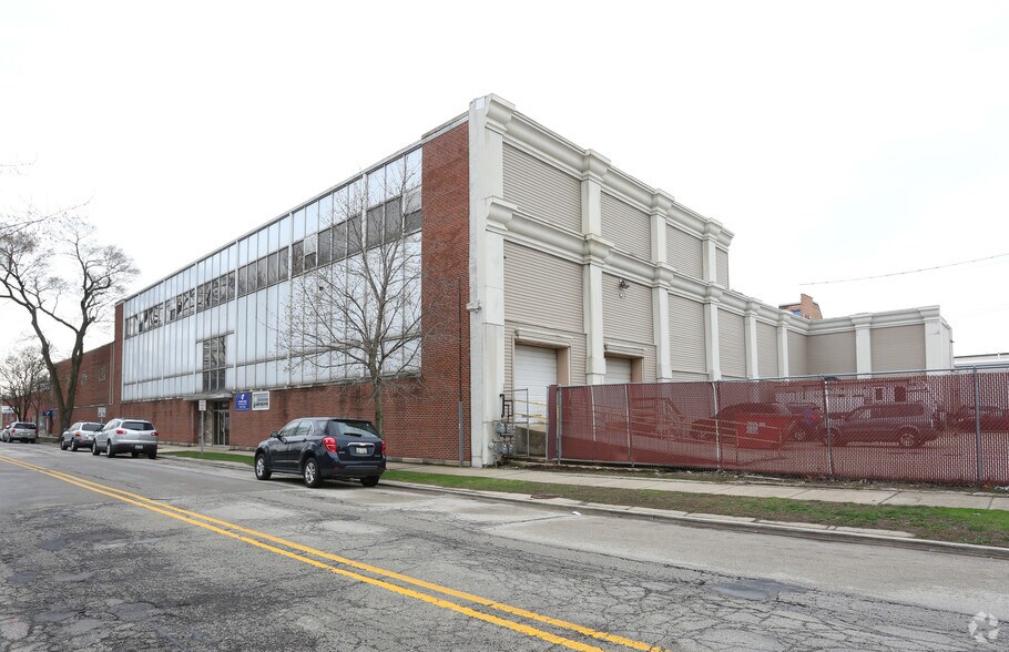 1401 S Circle Ave, Forest Park, IL à louer - Photo de l’immeuble – Image 3 sur 15