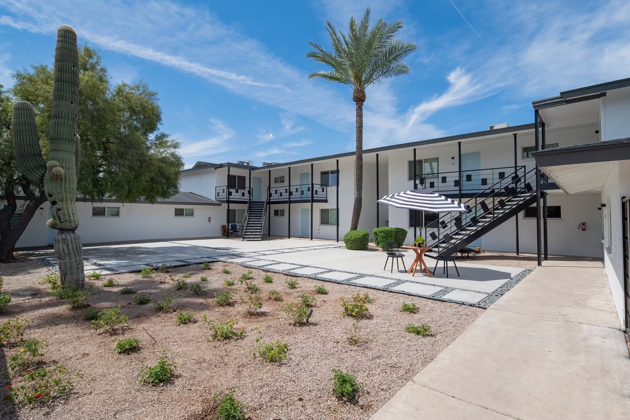 4120 N 45th Pl, Phoenix, AZ à vendre Photo de l’immeuble– Image 1 sur 18