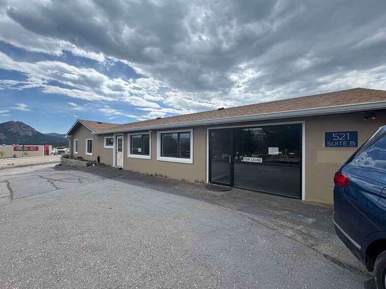 521 S St. Vrain, Estes Park, CO à louer - Photo de l’immeuble – Image 2 sur 3