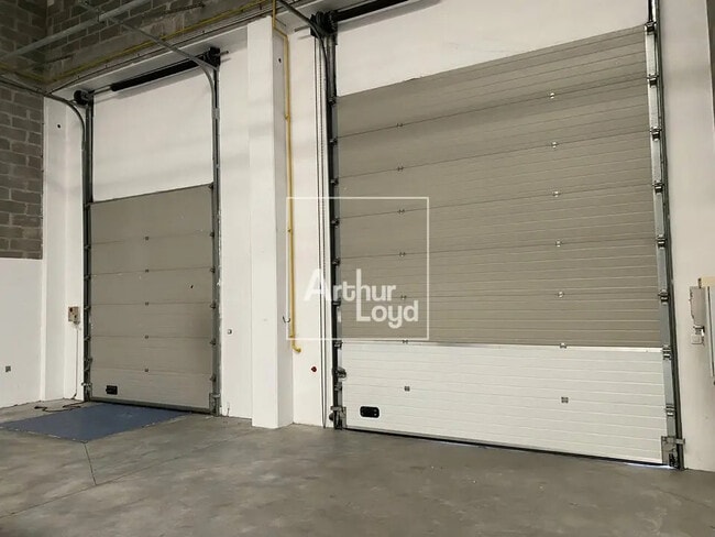 Plus de détails pour Bureau, Local d'activités à louer