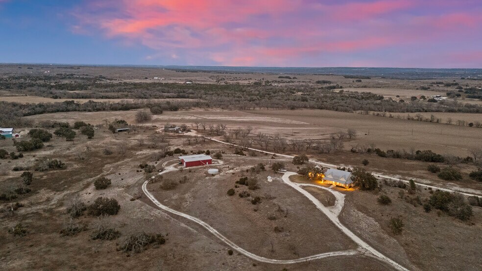 1274 County Road 2806, Lampasas, TX à vendre - Photo de l’immeuble – Image 3 sur 33