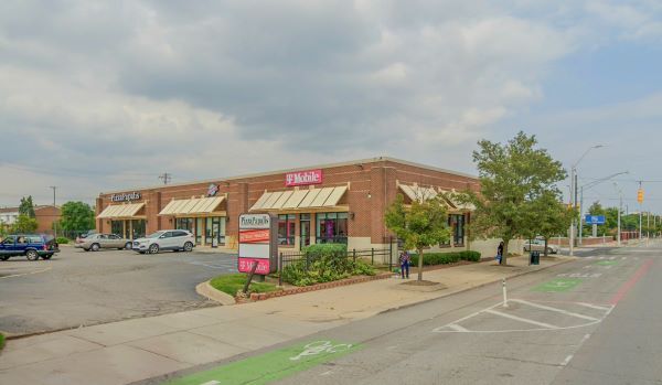 3151-3177 E Jefferson Ave, Detroit, MI à louer - Photo de l’immeuble – Image 3 sur 4