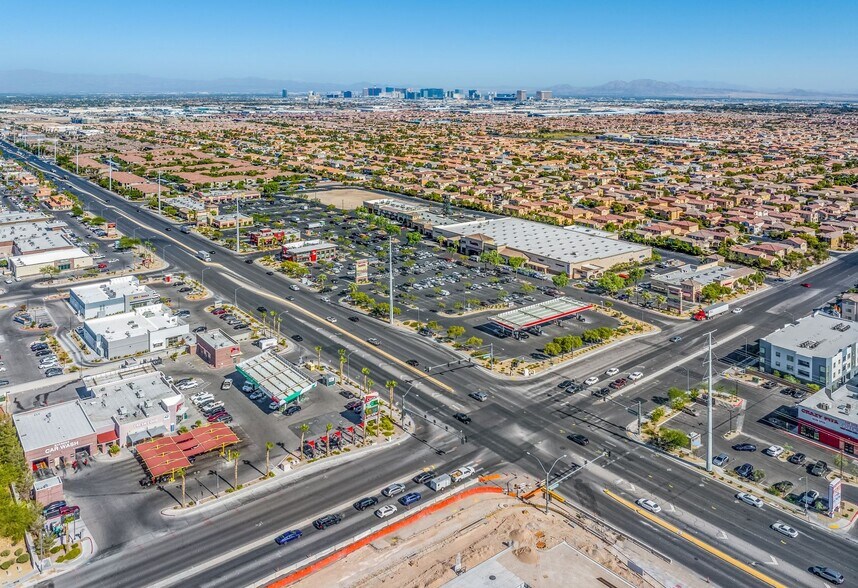 Windmill Ln, Las Vegas, NV à louer - Photo de l’immeuble – Image 2 sur 8