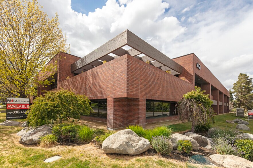 6121 Lakeside Dr, Reno, NV à louer - Photo principale – Image 1 sur 8